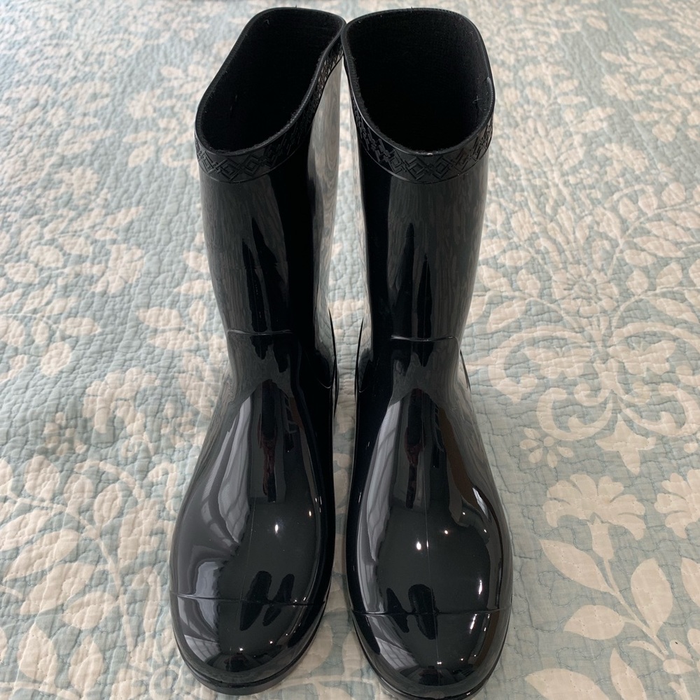 UGG RAIN BOOTS